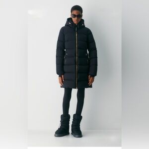 Aritzia Supersnug Puff coat and Black Jacket with Gold Zipper size small nwt